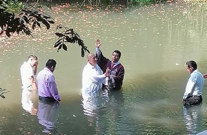 A new believer is baptized in a lake Veracruz in the Inter-Oceanic Mexican Union territory at the close of the national campaign in Mexico. [Photo: Inter-Oceanic Mexican Union]